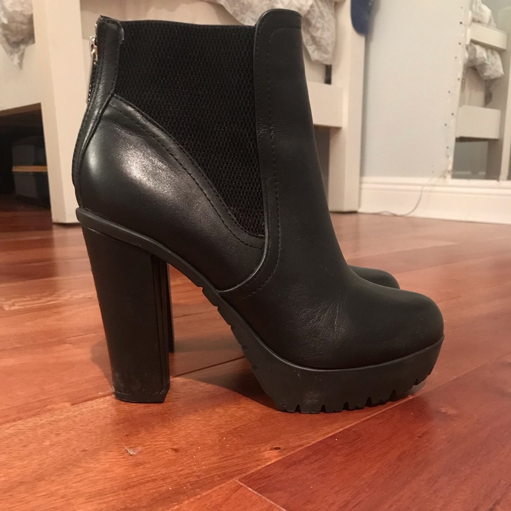 Steve Madden booties/heels